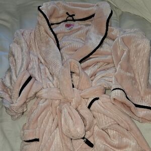 Kate Spade Soft Blush Robe with Black Trim